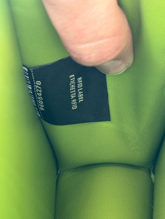 FENDI 2022 Petit Peekaboo ISeeU - Picture 8 of 10